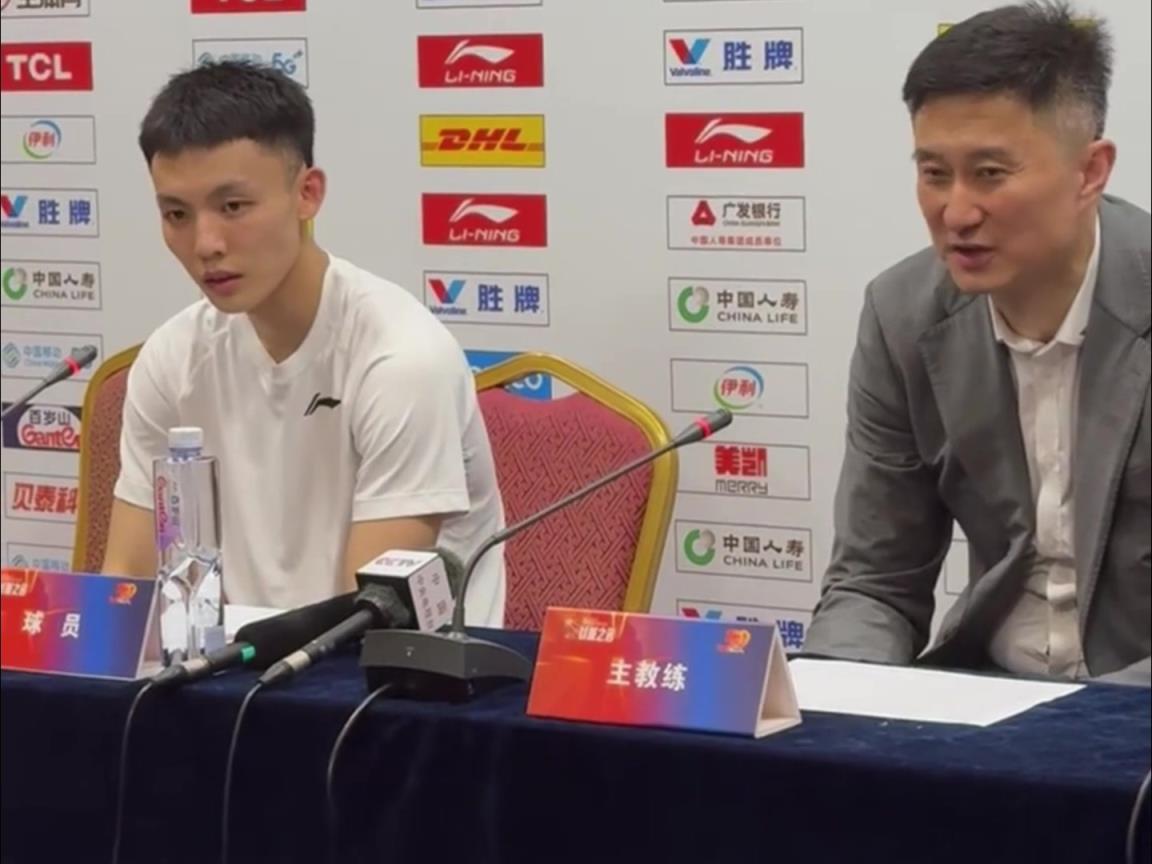 這是能說的嗎徐杰：杜指導(dǎo)賽前說了，這場(chǎng)球就是打架和摔跤！