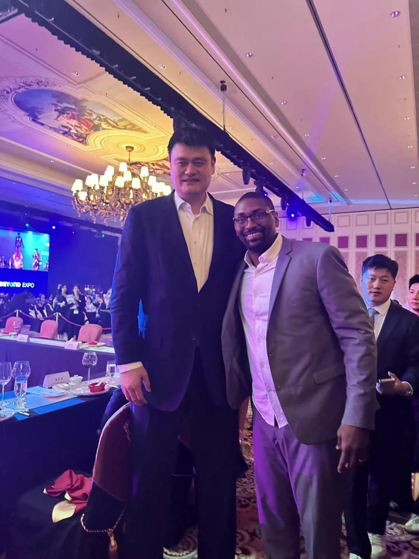 阿泰斯特曬與姚明合照：這是我最喜歡的隊(duì)友 姚?。?>
                                <div   id=