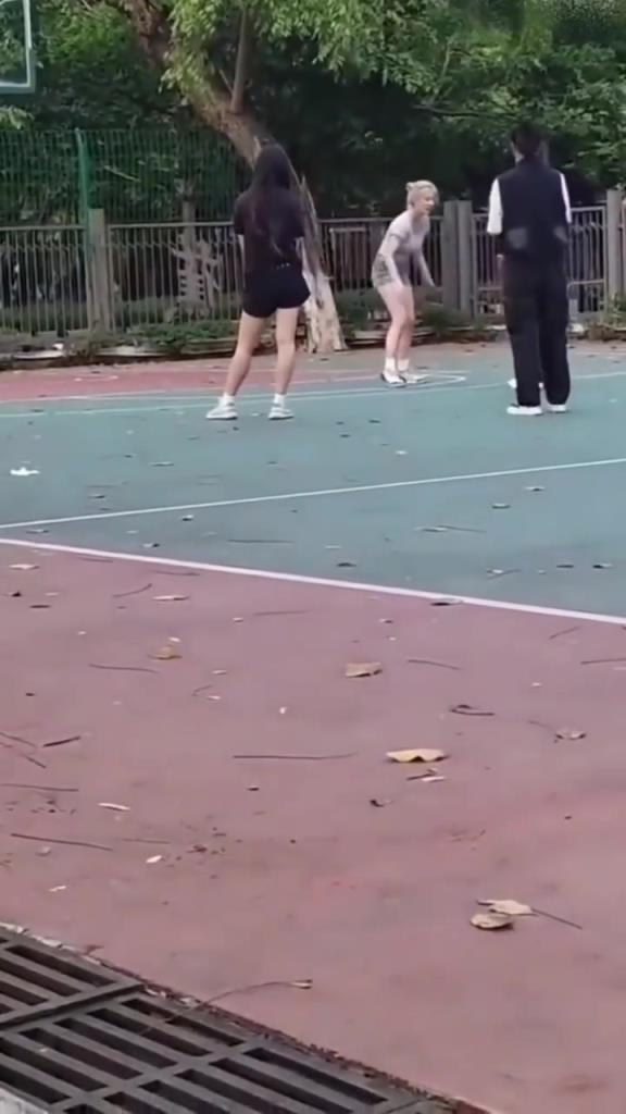 上來就背打女生的男人，真的活該沒有女朋友啊