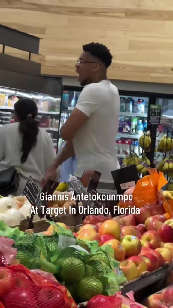 好男人??！字母哥在奧蘭多度假 陪妻子一起逛超市